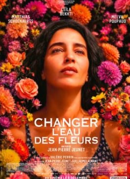 Changer l'eau des fleurs
